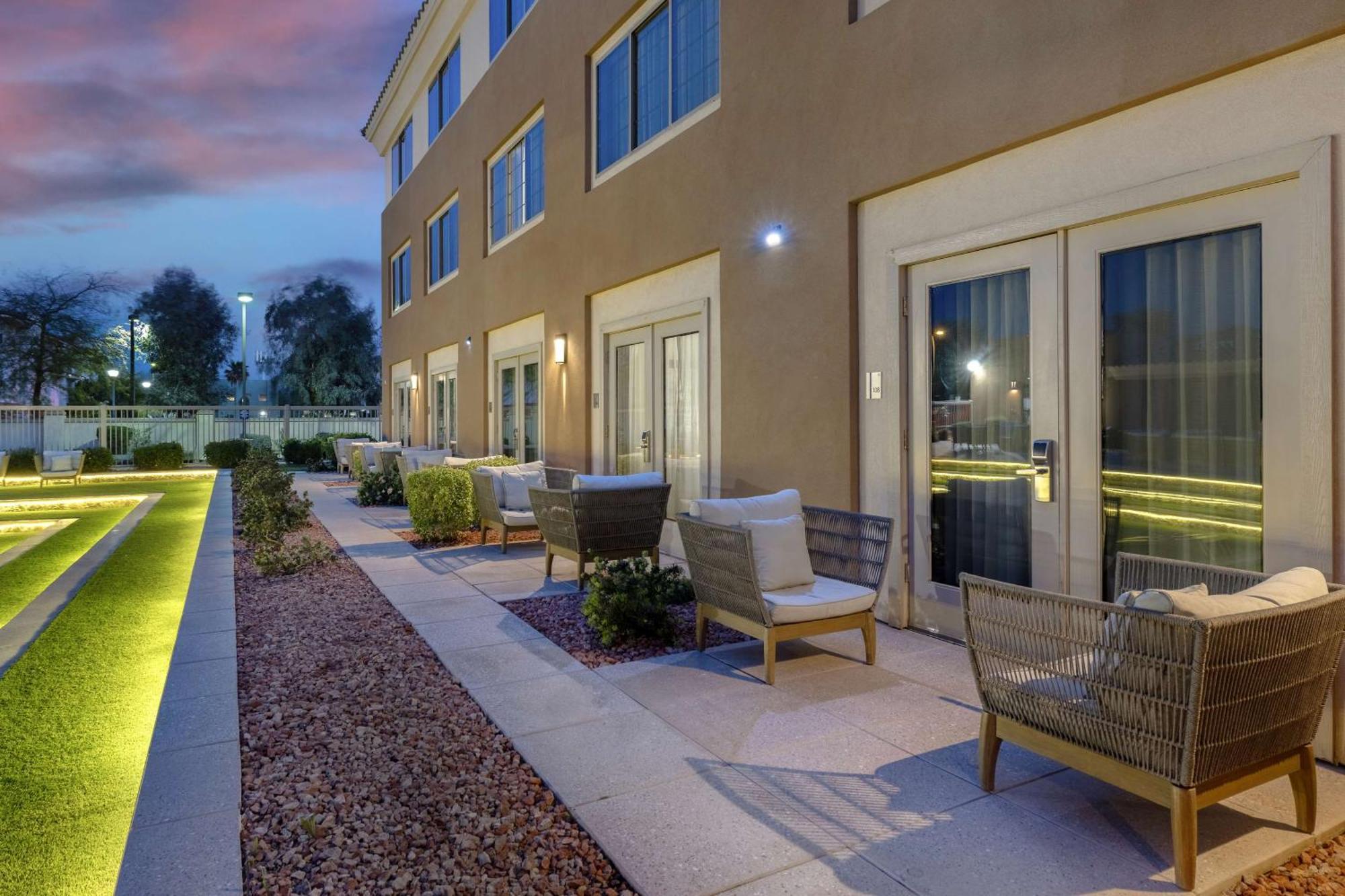 Aiden By Best Western Scottsdale North Exterior photo